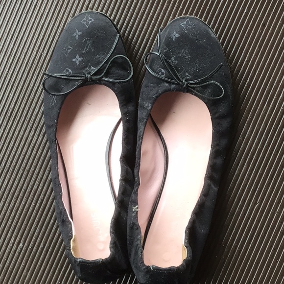 Louis Vuitton monogrammed flats👠 - Picture 2 of 11